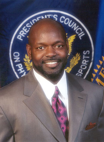 http://www.nndb.com/people/558/000025483/emmitt-smith-1-sized.jpg