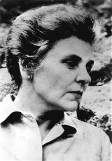 black-and-white portrait of Elizabeth Bishop