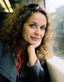 Julia Sawalha